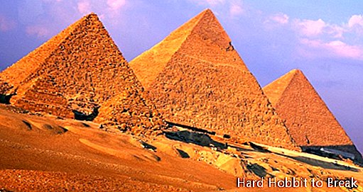 Piramidy w Gizie 1