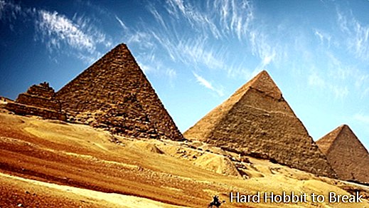 Гиза Пирамидс