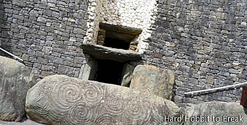 Newgrange Ireland3